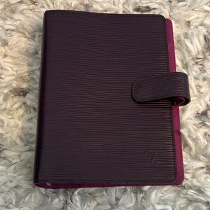 Louis Vuitton Agenda MM in Epi Leather - Purple with magenta interior